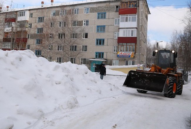 Специальная комиссия инспектирует микрорайоны города.