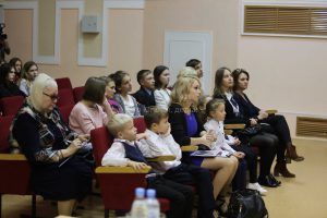 В Нефтеюганске проходит конкурс среди учеников и преподавателей на денежные призы главы города