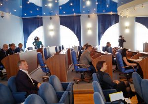 Депутаты думы Нефтеюганска просят губернатора Югры одобрить повышение тарифов на холодную воду для населения.