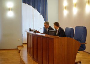 Нефтеюганские единороссы планируют раздать нуждающимся горожанам социальные карты, дающие льготы.