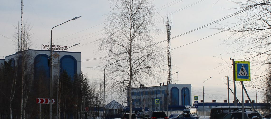 Полицейские Нефтеюганска по горячим следам раскрыли грабеж