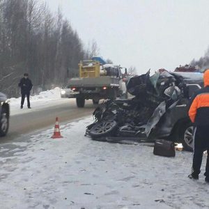 За рулем внедорожника находился полицейский.