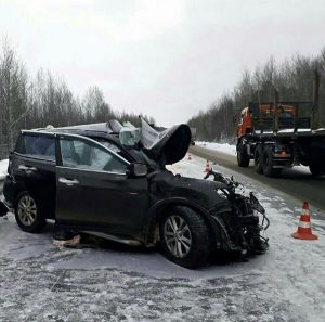 За рулем внедорожника находился полицейский.