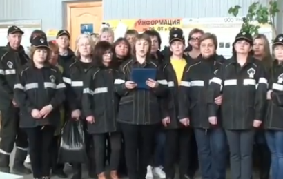 В Нефтеюганске сотрудники Роснефти пожаловалась Путину на сокращения
