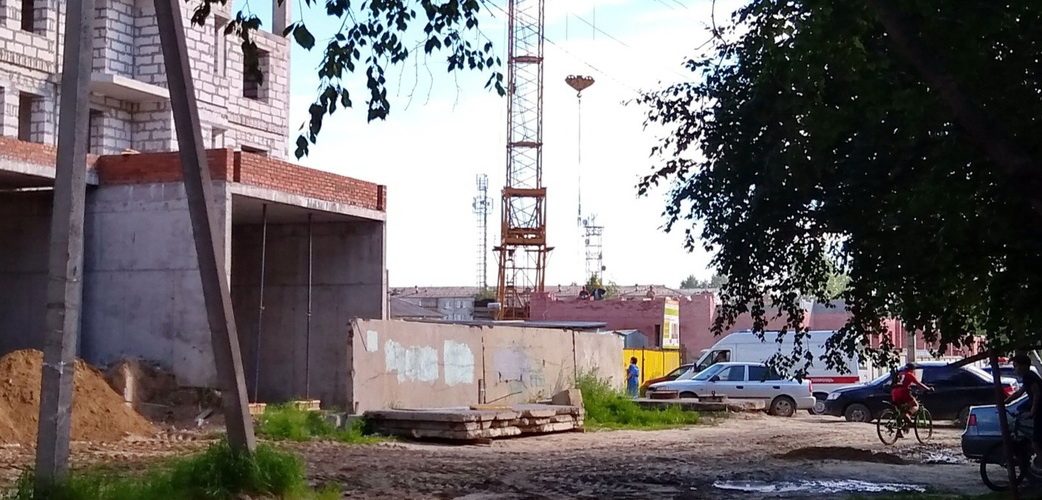 Возбуждено уголовное дело по факту гибели рабочего на стройке в Нефтеюганске