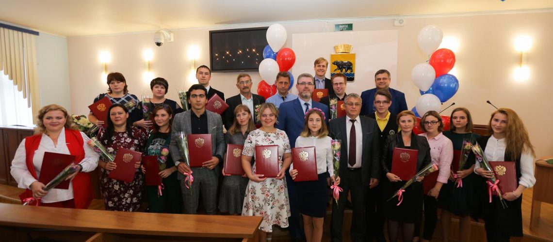 Молодежная Доска почета обновилась