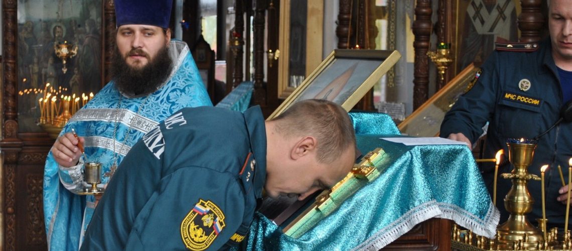 С надеждой на божью помощь...