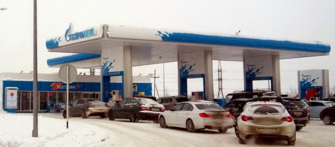Нефтяники хотят повысить цены на бензин в среднем на 5 рублей