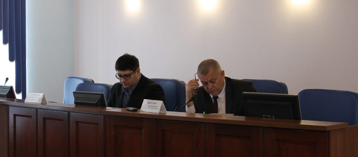 Исполнение важных социальных программ властями Нефтеюганска, обсудили накануне члены думской профильной комиссии