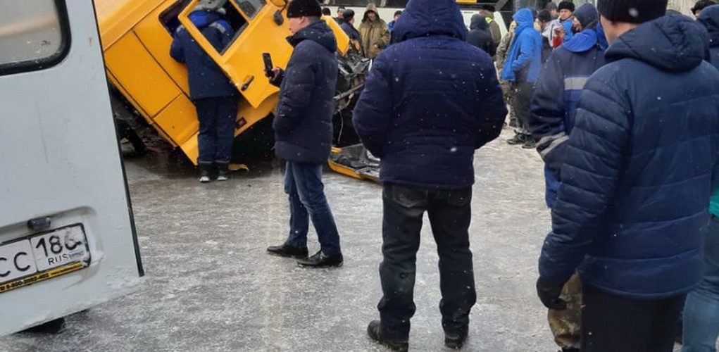 ДТП с двумя пострадавшими около Товарного парка