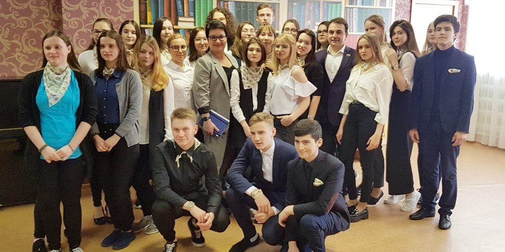 Дискуссионная площадка «Мы молодые! Нам выбирать!» прошла в нефтеюганской «СОШ №2