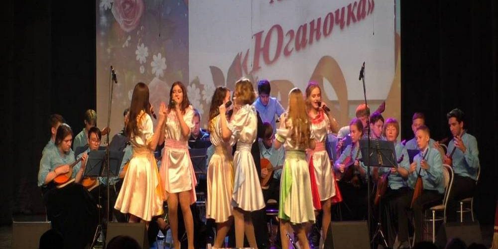В Нефтеюганске накануне состоялся юбилейный концерт образцового вокального ансамбля «Юганочка».