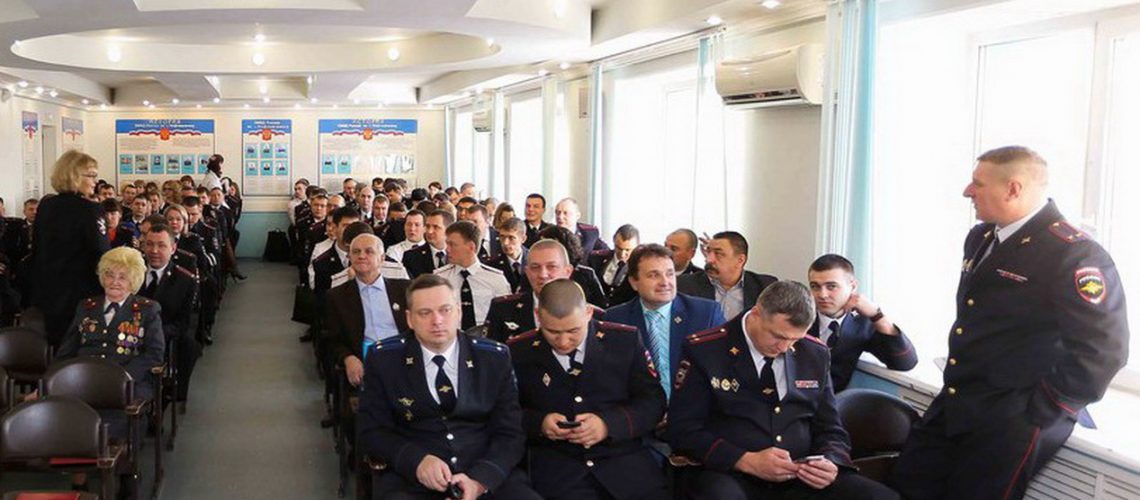 В Верховном суде оспорили запрет на выезд за границу сотрудникам полиции