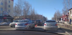 Один человек погиб и еще один ранен в ДТП на улице Парковая в Нефтеюганске