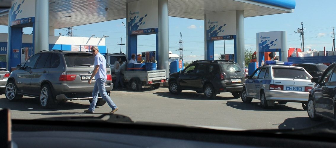 ФАС и Минэнерго начали проверку информации о росте цен на бензин