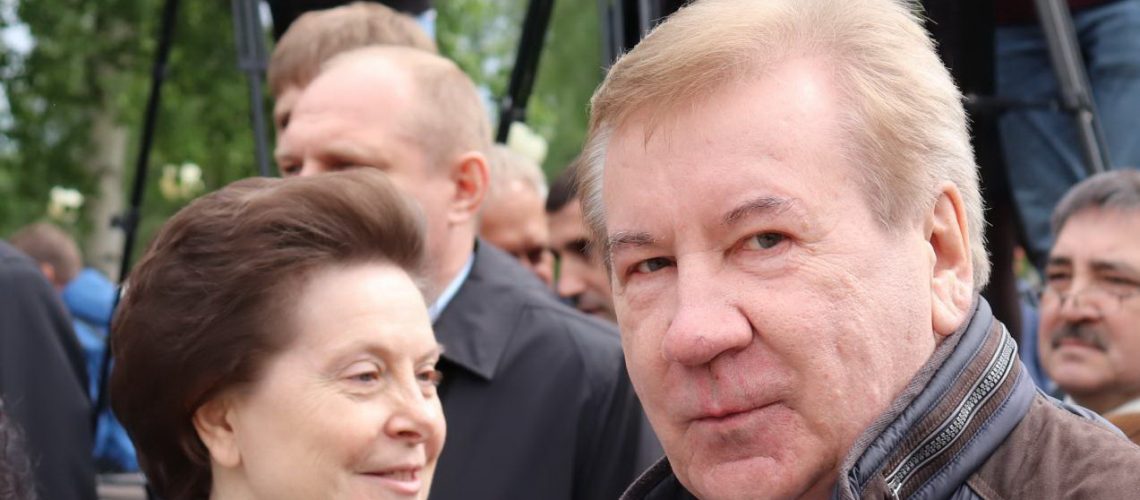 Губернатор ХМАО едет учиться в «Сколково. Казне это обойдется в 100 млн рублей