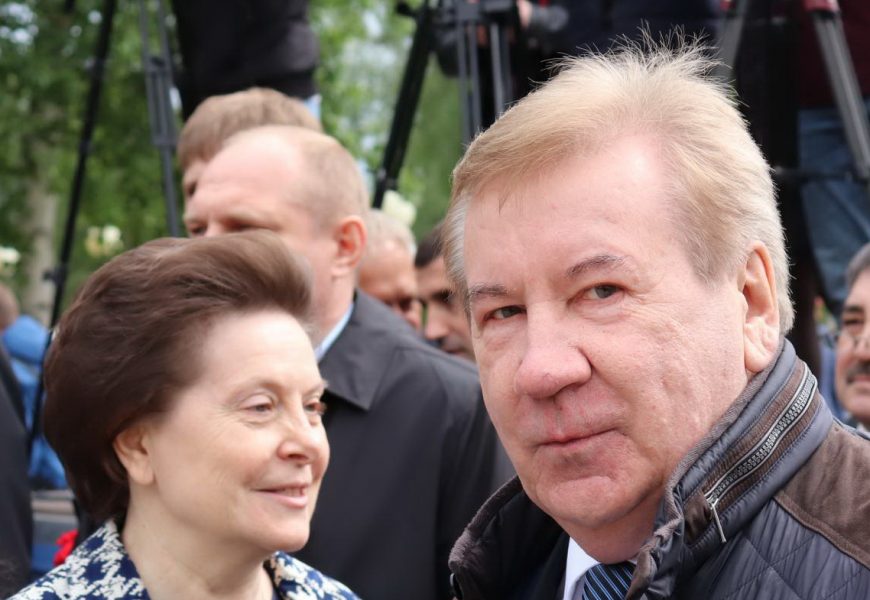 Губернатор ХМАО едет учиться в «Сколково. Казне это обойдется в 100 млн рублей