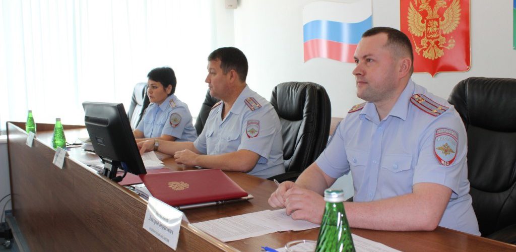 Полицейские Нефтеюганска подвели итоги служебной деятельности за I полугодие