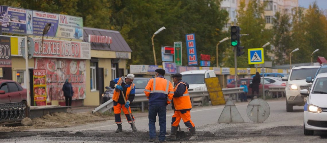Россияне интеллектуально деградируют из-за постоянных переработок