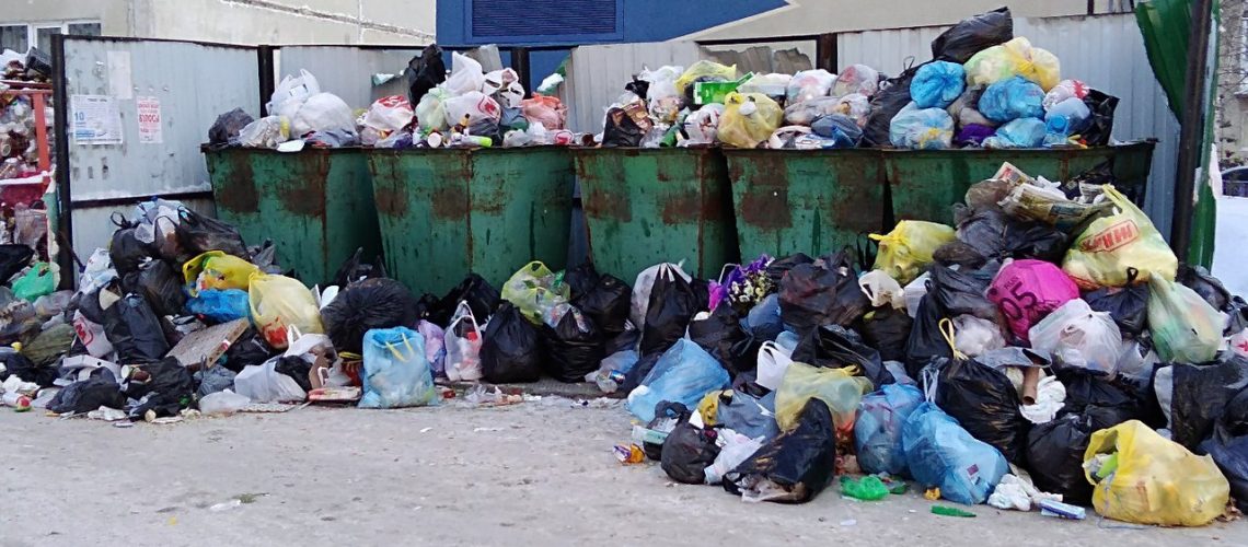 Площадки с мусорками в Югре планируют оснастить видеокамерами
