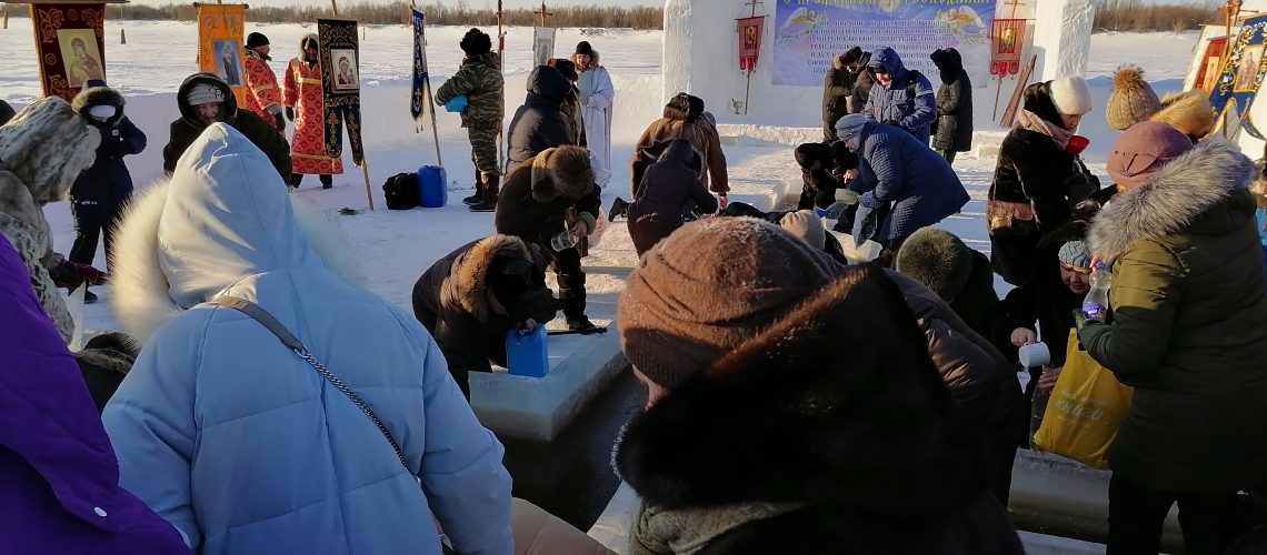 Черпая "святую воду"...