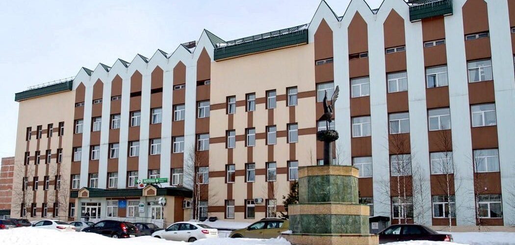 Больницы переходят на спецрежим