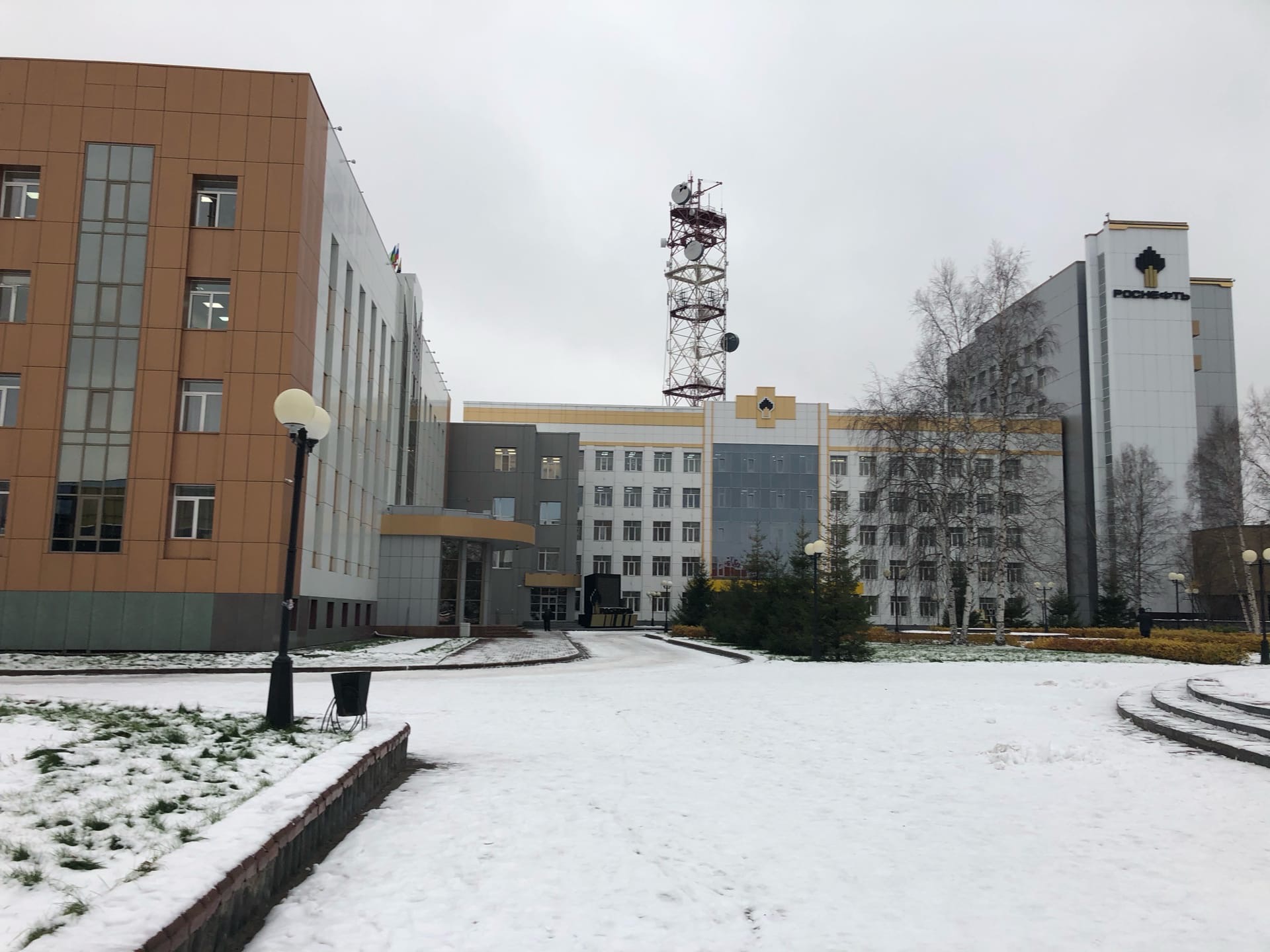 В Югре на «удаленку» перешли более 15 % госслужащих