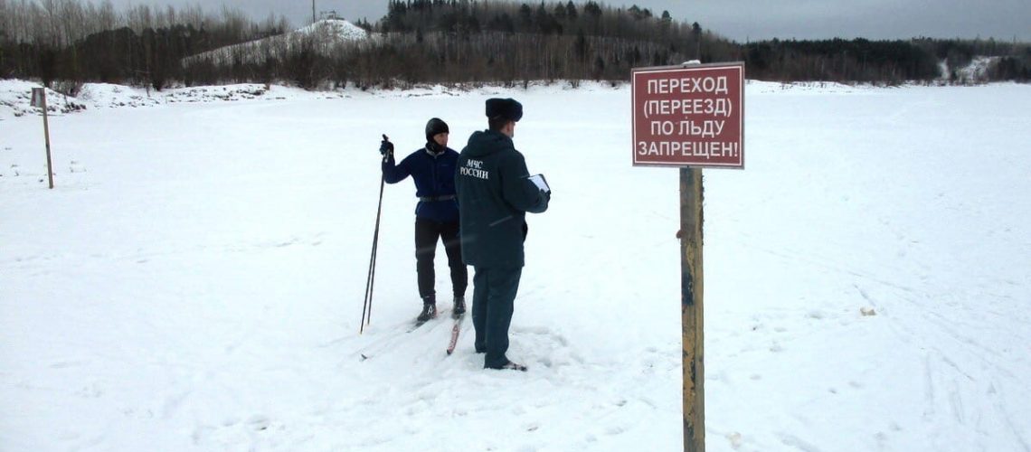 В рамках месячника безопасности на водных объектах спасатели усиливают профилактические мероприятия.