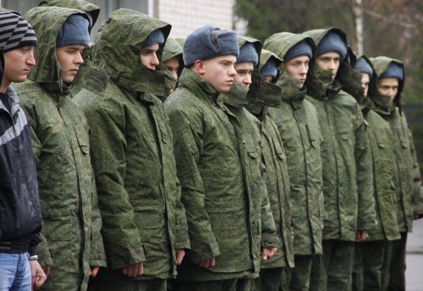 Призывников Югры будут вакцинировать в добровольном порядке