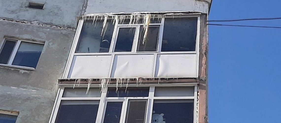 управляющие компании "зачищали" дома от сосулек