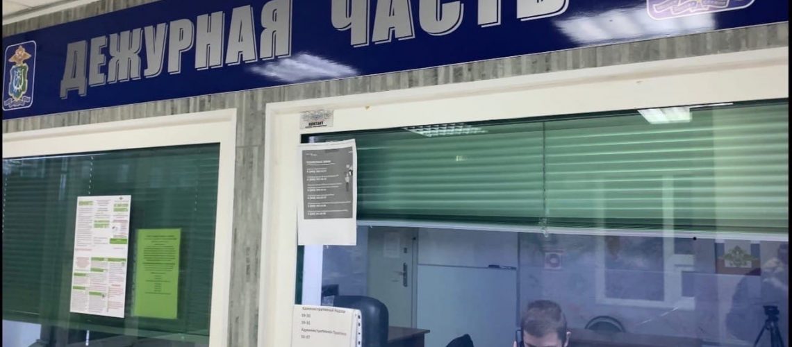 В Нефтеюганске мужчина путем бесконтактной оплаты совершил оплату с чужой банковской карты.