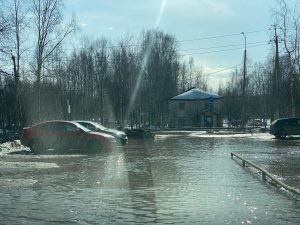 В Югре к очистке улиц городов от снега подключились прокуроры