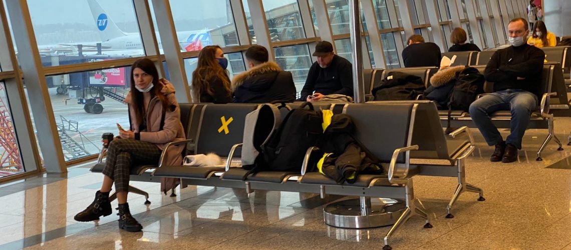В Югре отпускники, поздно сдавшие ПЦР-тесты, заплатят штраф