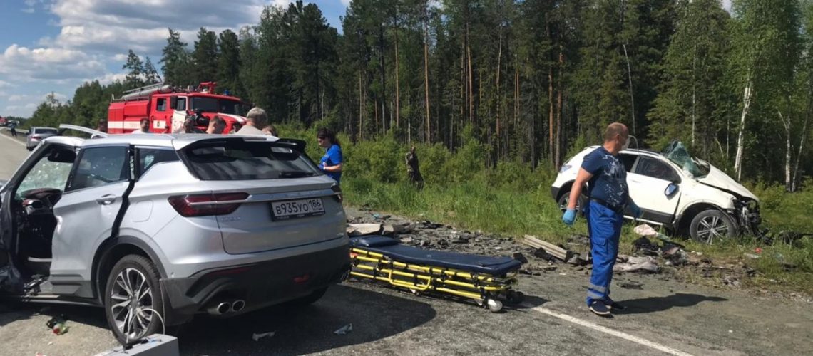 Две семьи из Югры разбились в ДТП в Свердловской области