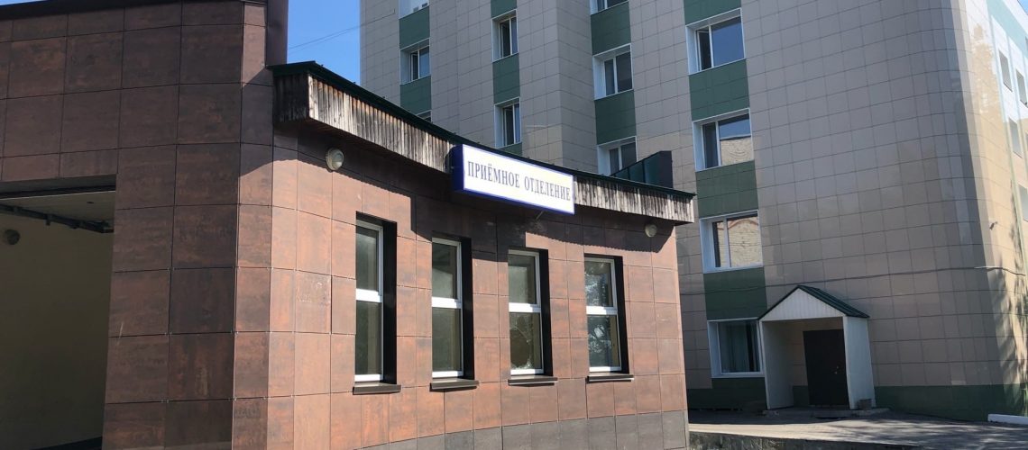 Путин пообещал медикам ввести единый федеральный оклад