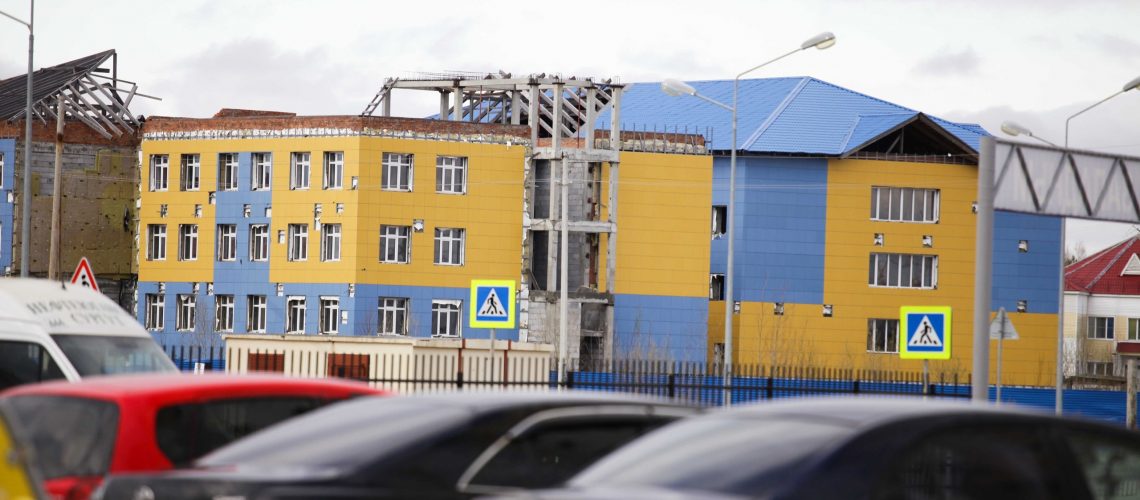В Нефтеюганске завершат возведение садика-долгостроя.