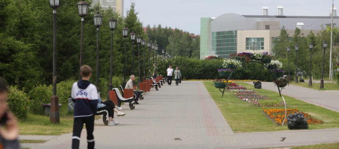 В Югре внесли поправки в закон о приемных семьях для пожилых