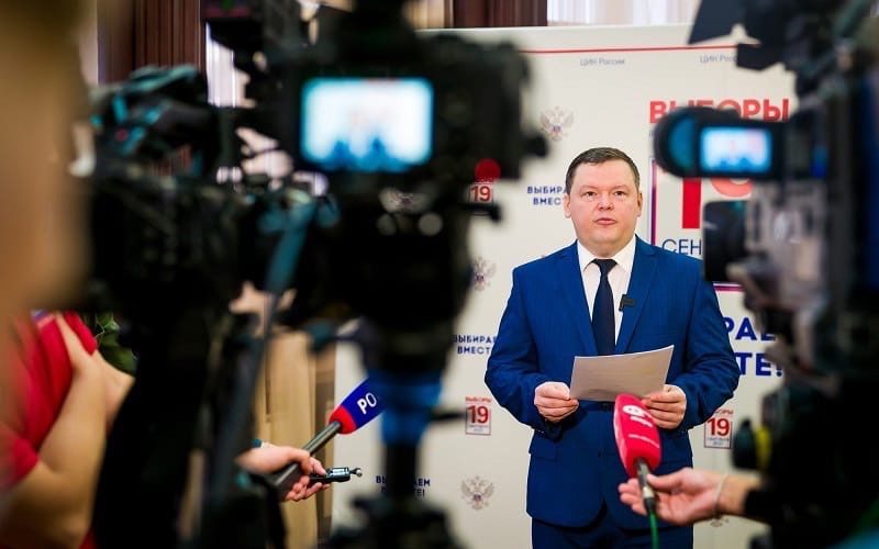 Глава Избиркома Югры Денис Корнеев рассказал журналистам об итогах выдвижения кандидатов на выборы 19 сентября 2021 года.