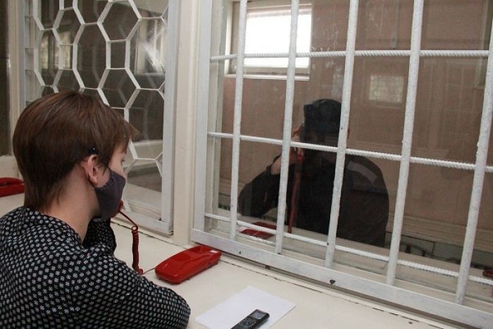 В колониях Югры ввели ковид-ограничения для длительных свиданий