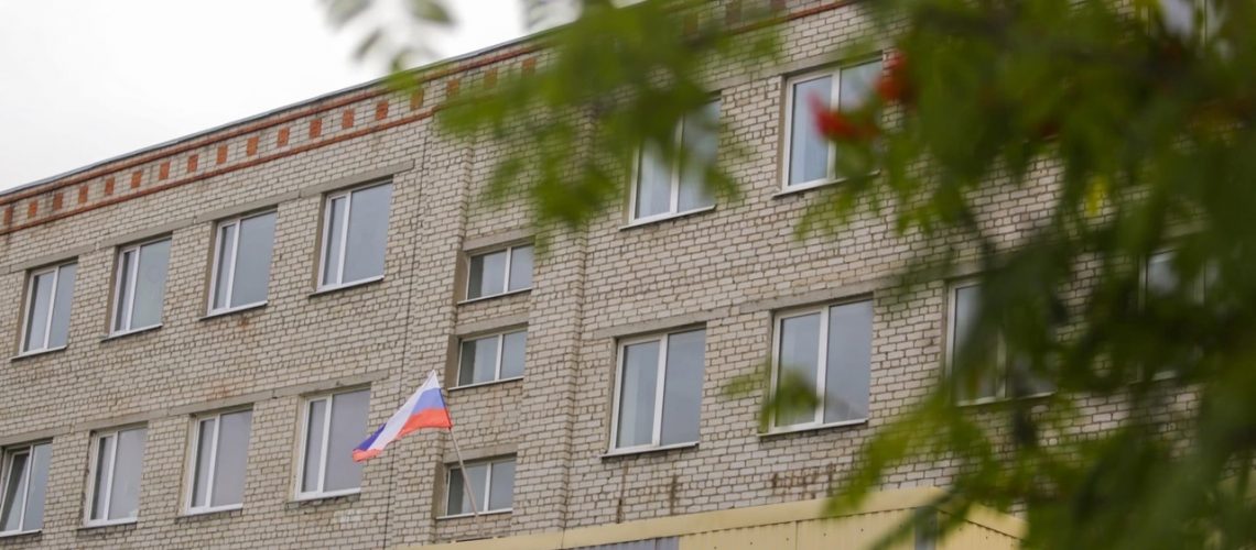 Минпросвещения не планирует массово закрывать школы из-за ковида