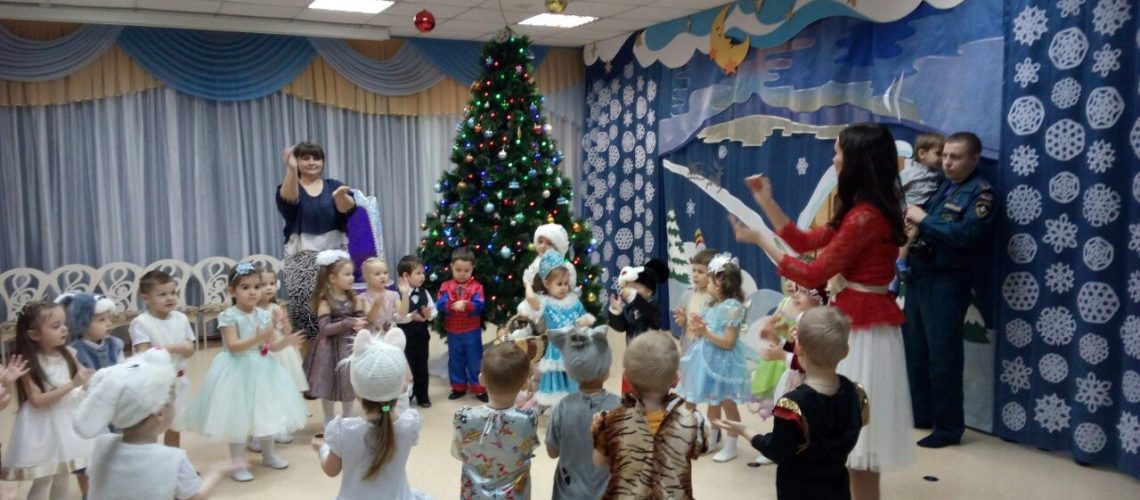 Власти ХМАО разрешат новогодние утренники для детей