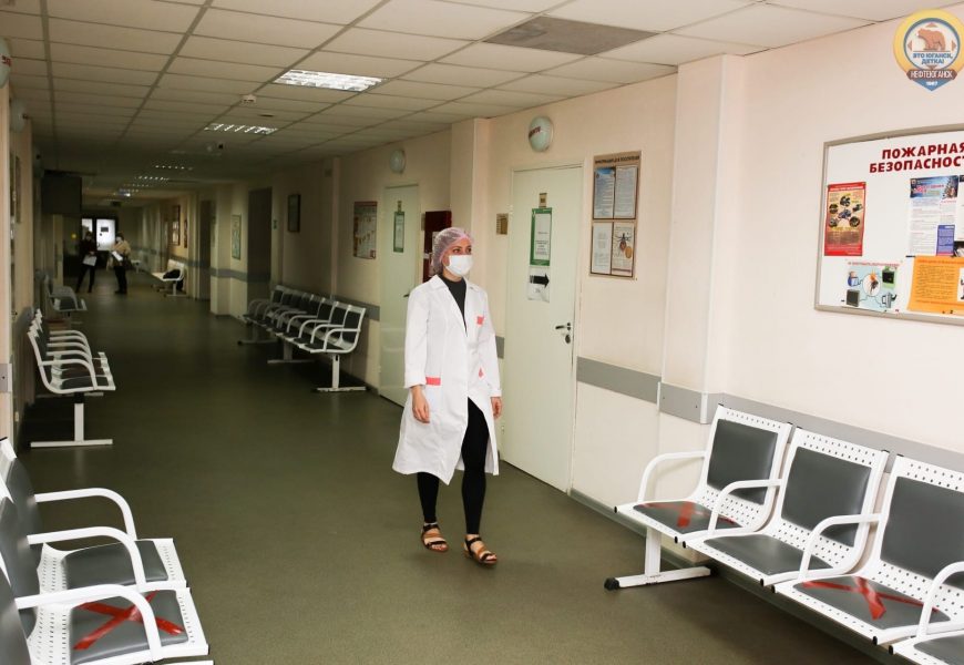 Югра возьмет на себя расходы на обучение каждого третьего студента-медика региона