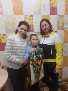 Депутаты Думы города, общественники и журналисты газеты «Здравствуйте, нефтеюганцы!» поздравляют маленьких горожан с наступающим праздником.