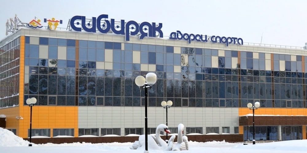 Дворец спорта «Сибиряк» сегодня посетили глава города Эльвира Бугай и её заместитель Максим Усков.