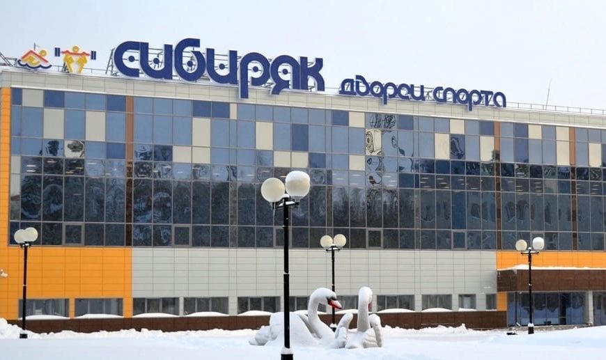 Дворец спорта «Сибиряк» сегодня посетили глава города Эльвира Бугай и её заместитель Максим Усков.