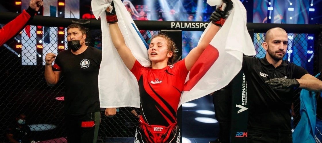 Сургутянка Анастасия Кармаева стала чемпионкой мира по ММА