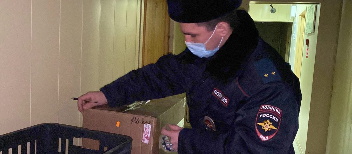 В Нефтеюганске полицейские пресекли незаконную торговлю алкоголем.