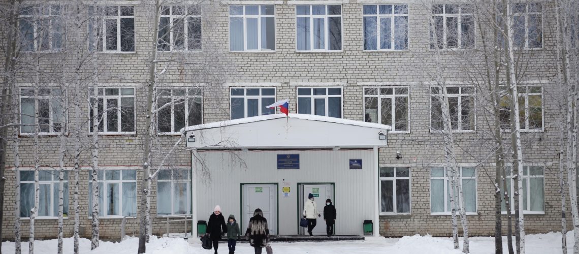 В российских школах смягчили ковид-ограничения