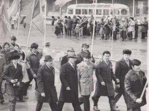 Поздравляем всех с праздником ! Мир, Труд, Май!