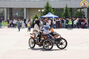 В День защиты детей Юбилейная площадь стала местом притяжения маленьких нефтеюганцев и их родителей.